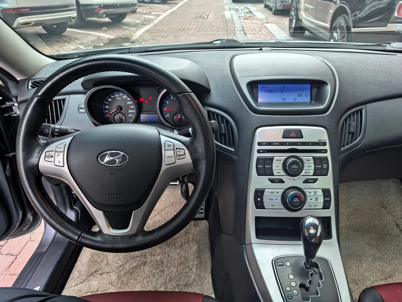 Hyundai Genesis Coupe 2009 2.0T Automatic Elegant Edition фото 8