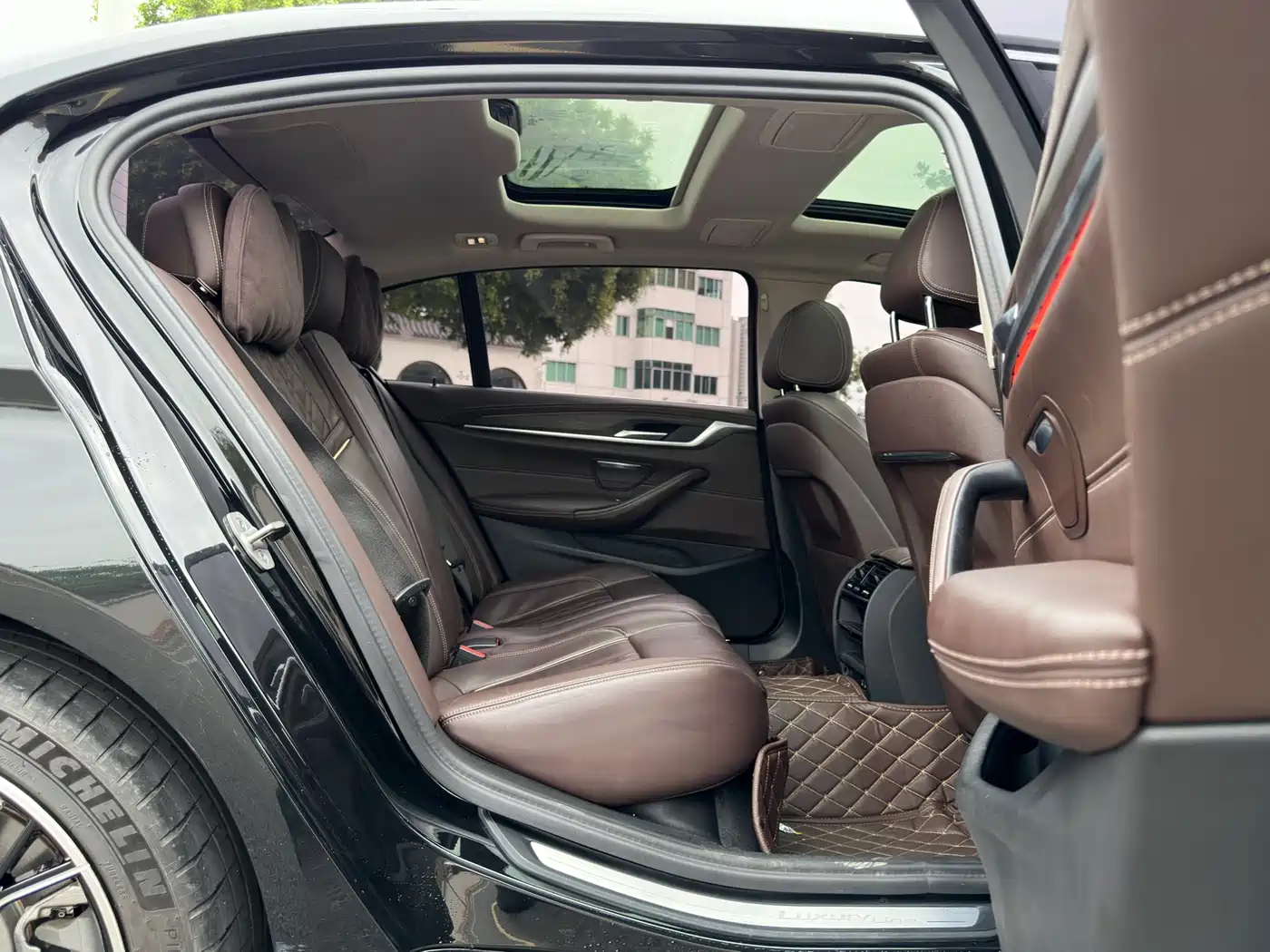 BMW 5 Series 2020 530Li Leading M Sport Package фото 17