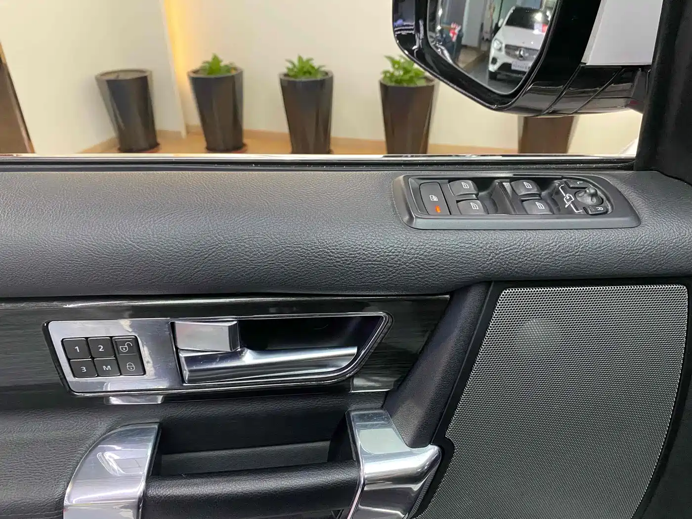 Land Rover Discovery 2013 3.0 SDV6 HSE Diesel фото 19