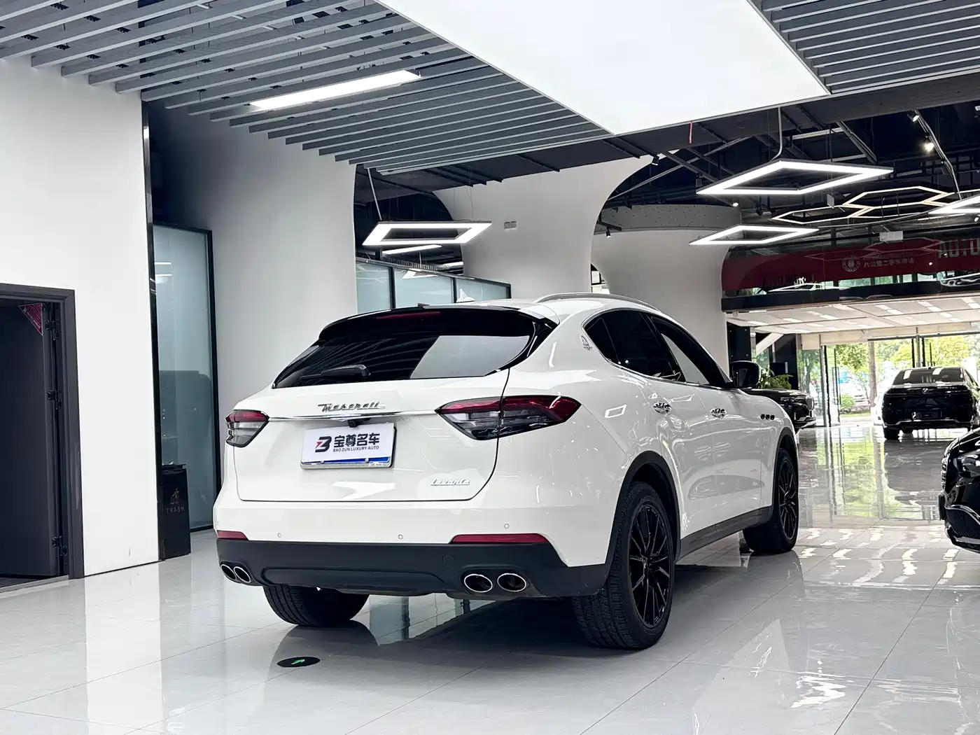 Maserati Levante 2021 3.0T Standard Edition фото 19