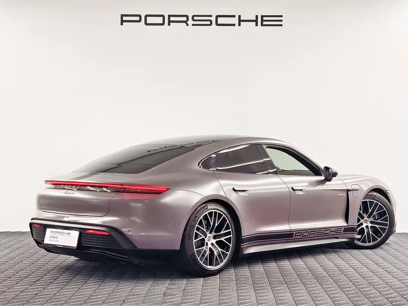 Porsche Taycan 2026 2025 Taycan