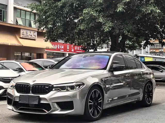 BMW M5