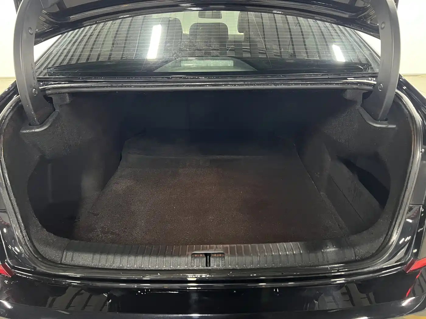 Volkswagen Passat 2021 Model 330TSI Luxury Edition фото 16