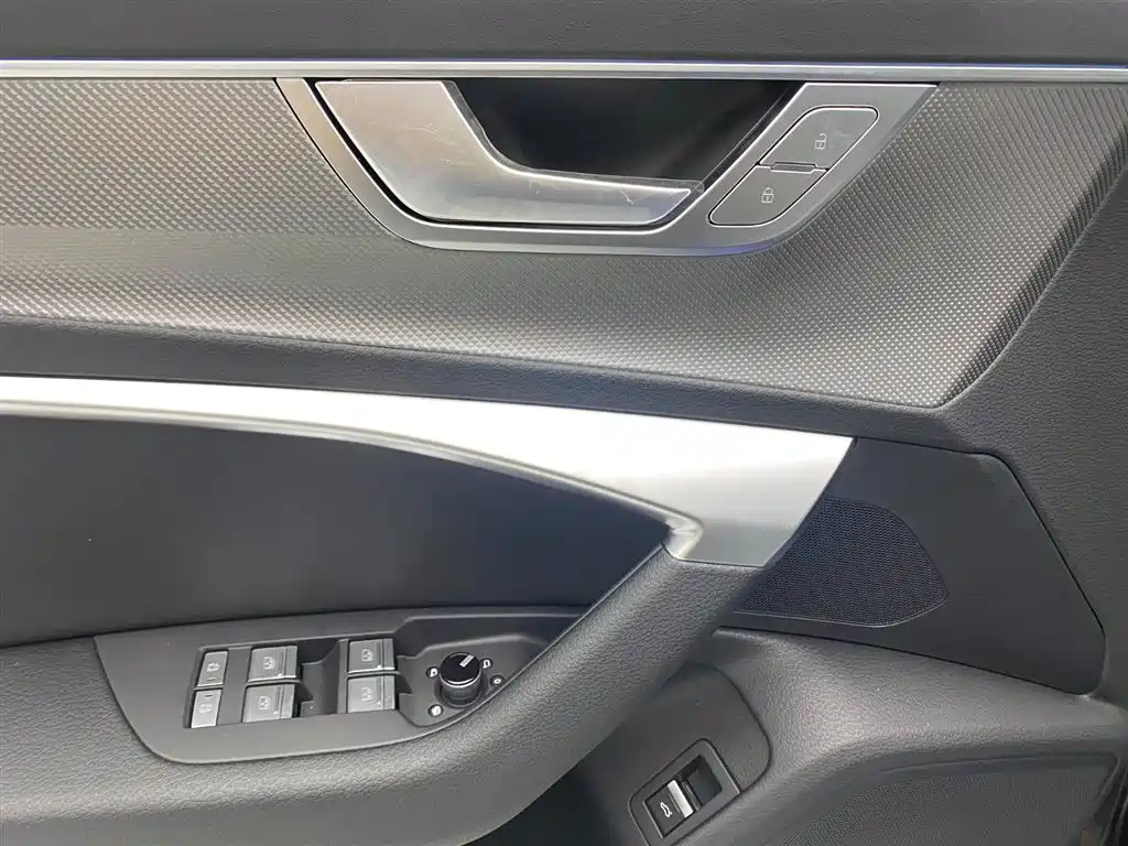 Audi A6L 2025 Model Year Facelift 40 TFSI Luxury Sport фото 7