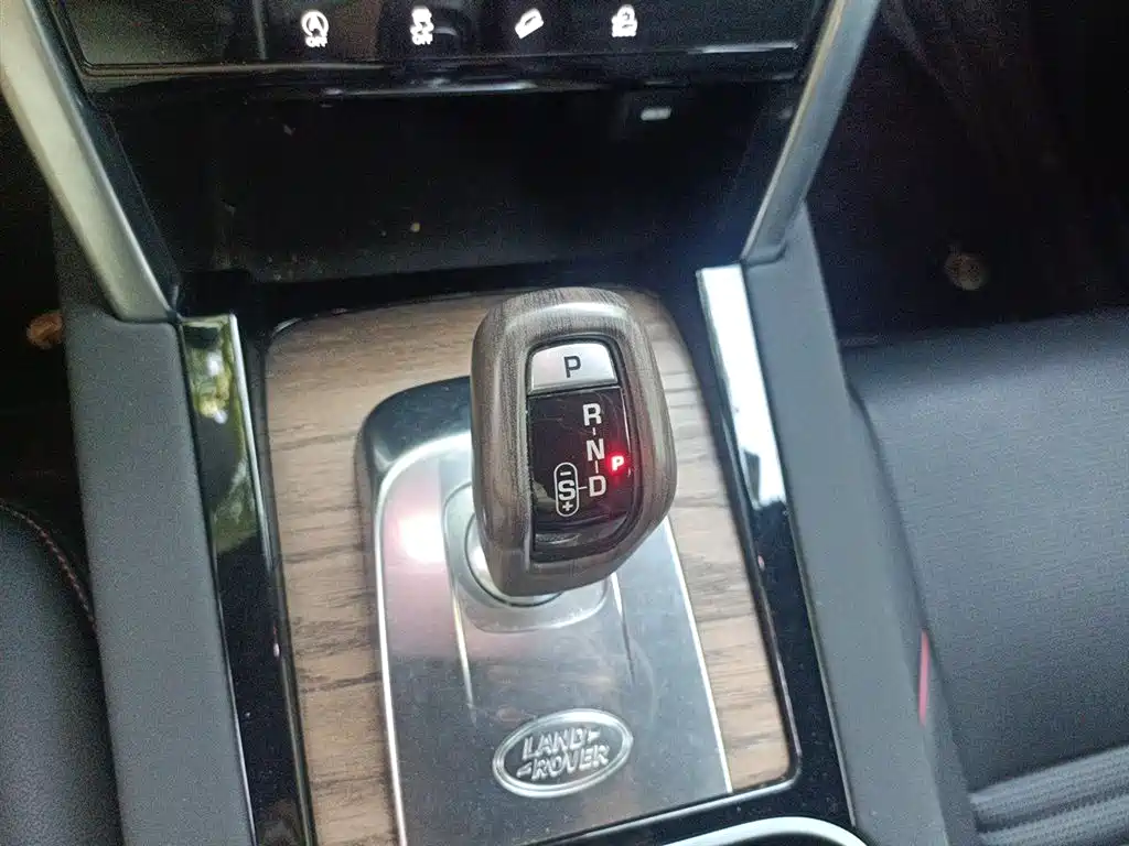 LAND ROVER DISCOVER SPORTS
