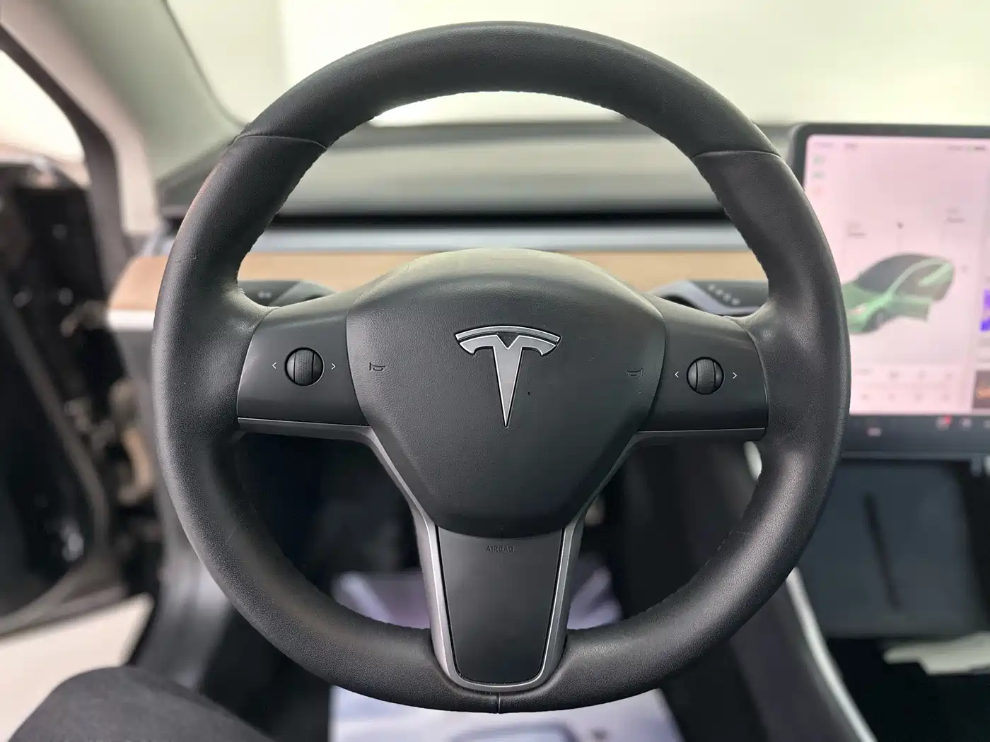 Фото 8 - Tesla Model 3