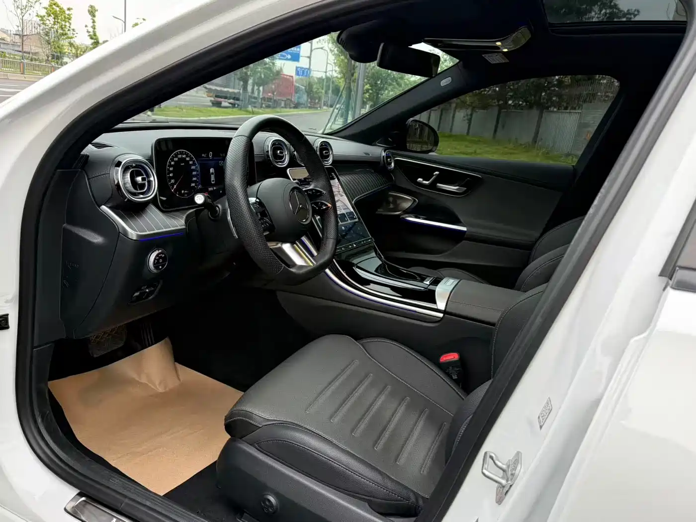 Mercedes-Benz C-Class 2024 C 260 L Night Edition Sport фото 4