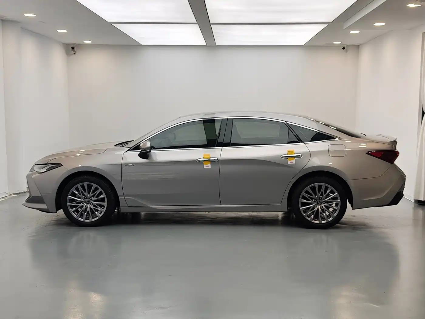 Toyota Avalon 2025 2024 Model Hybrid 2.5L XLE Prestige Edition