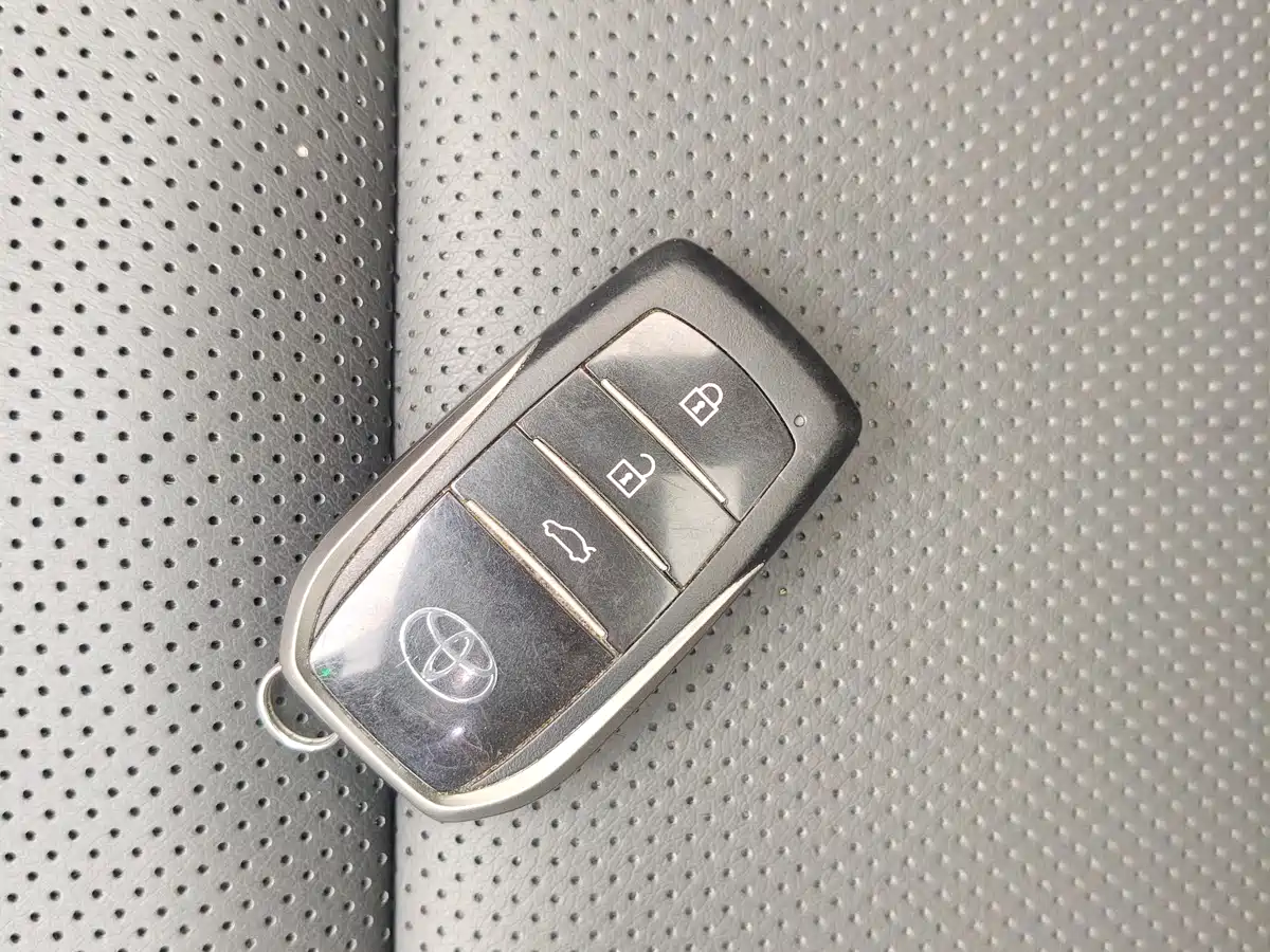 Toyota Avalon 2025 2024 Model Hybrid 2.5L XLE Prestige Edition