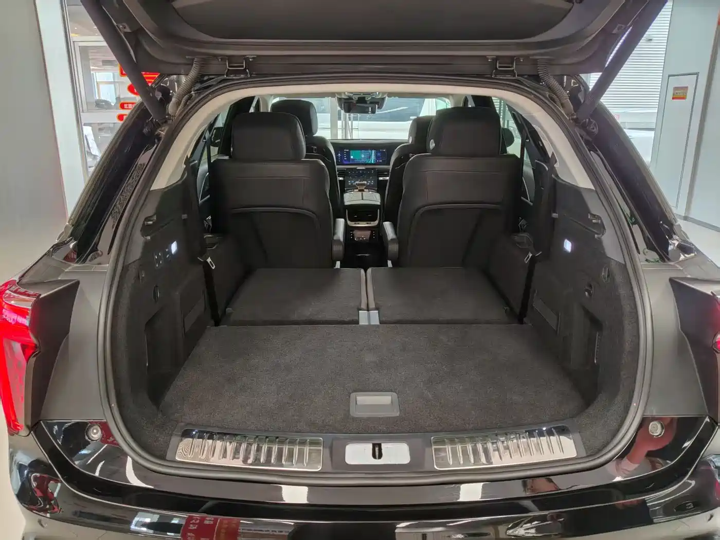 Hongqi E-HS9 2022 660km Qi Chang Edition (6-seater) фото 8