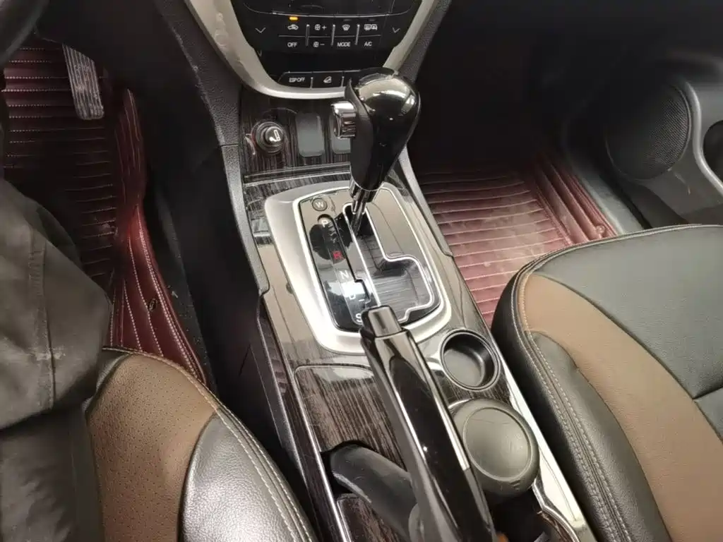 GAC Trumpchi Trumpchi GS5 Super 2015 2015 2.0L Automatic 2WD Elite Edition