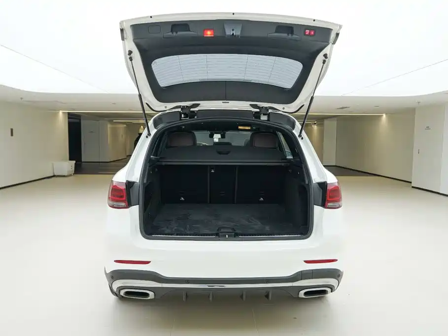 Photo 6 - Mercedes-Benz GLC