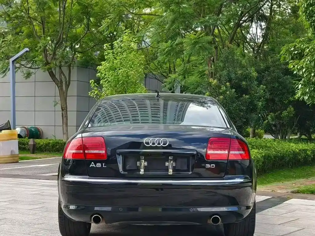 Фото 8 - Audi A8