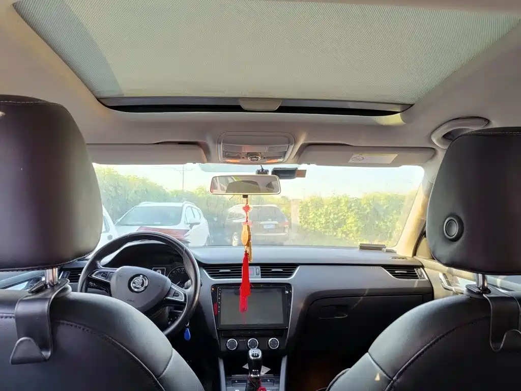 Фото 9 - Škoda Octavia