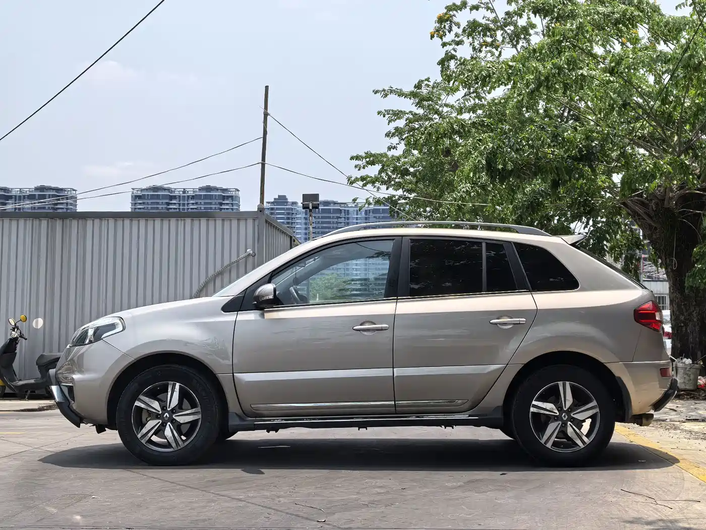 Renault Koleos (Import) 2014 2014 2.5L 4WD Comfort Edition