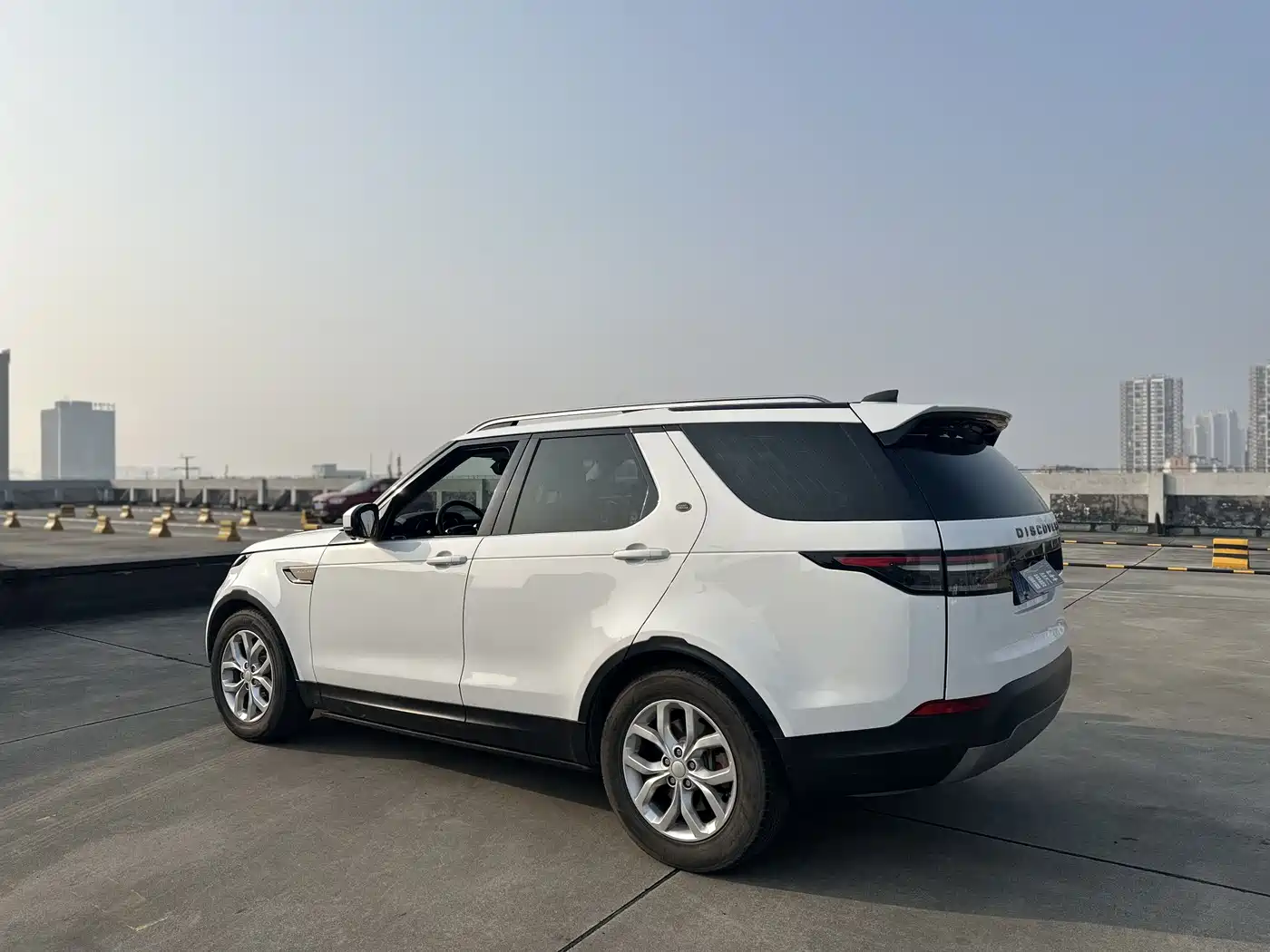 Land Rover Discovery 2017 3.0 SC V6 SE фото 6