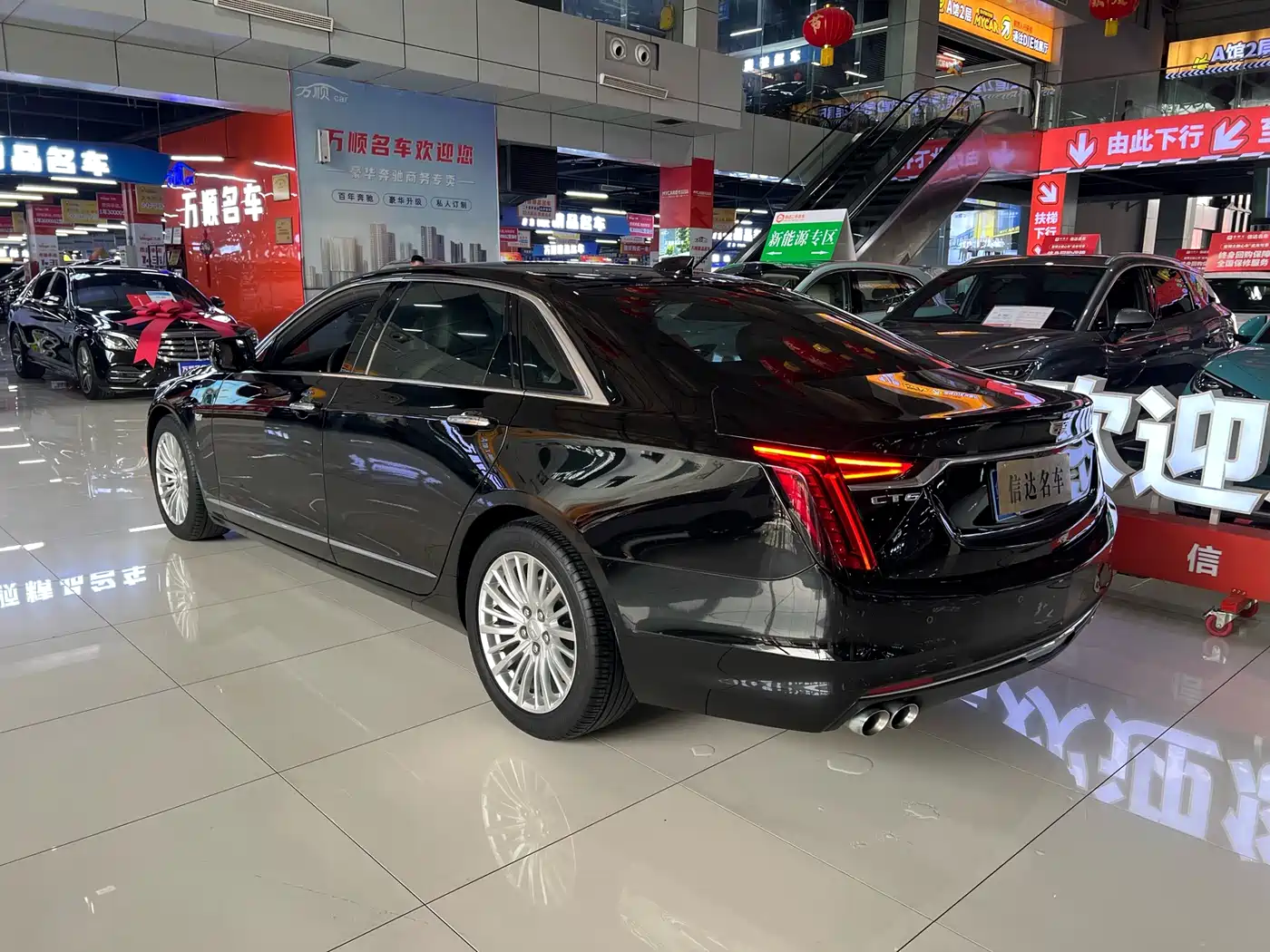 CADILLAC CT6