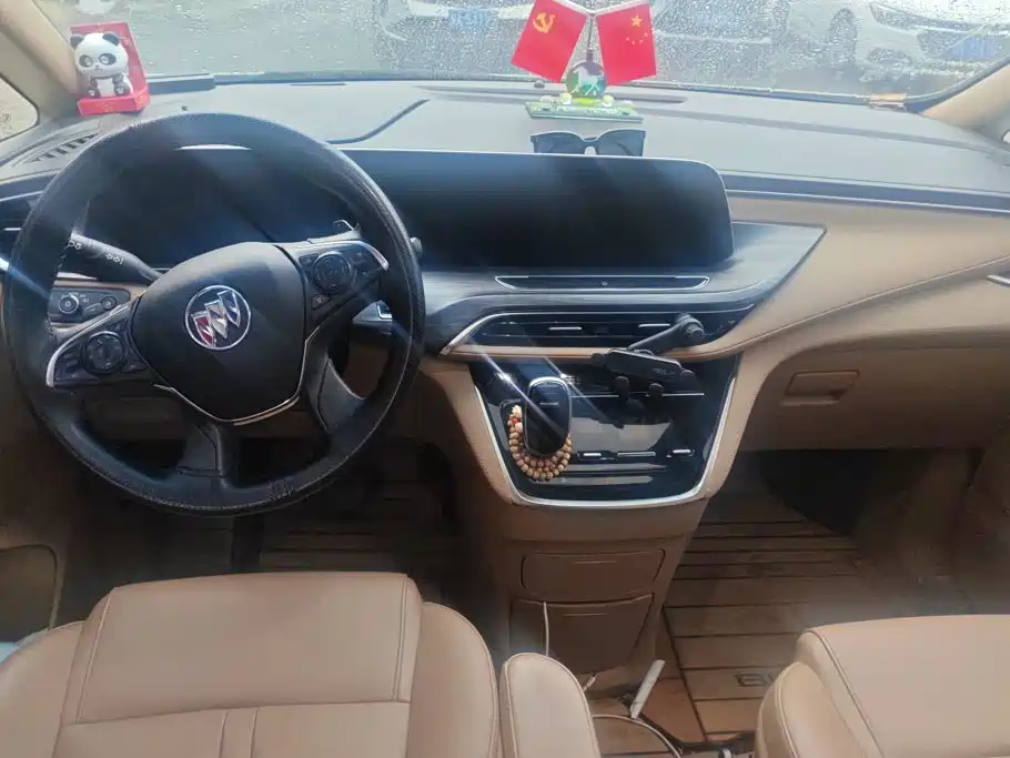 Фото 12 - Buick GL8
