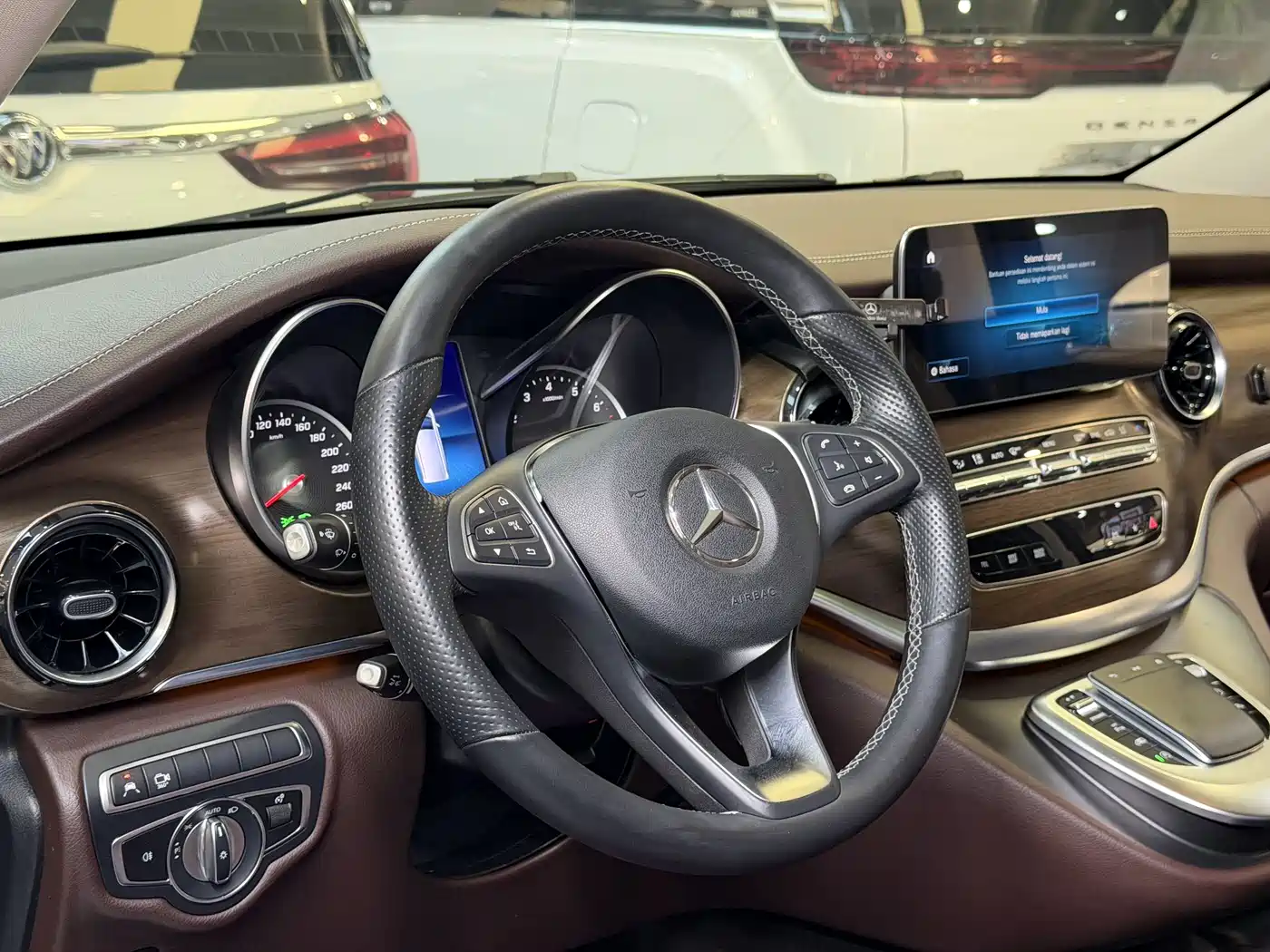 MERCEDES-BENZ V CLASS