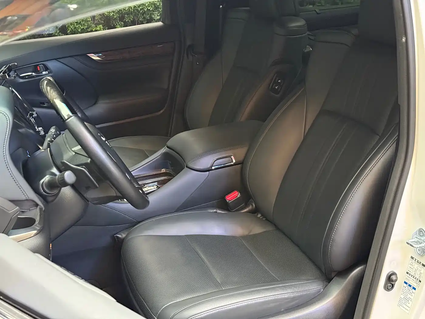 Toyota Vellfire 2021 Crown Hybrid 2.5L HV Premium Edition фото 6