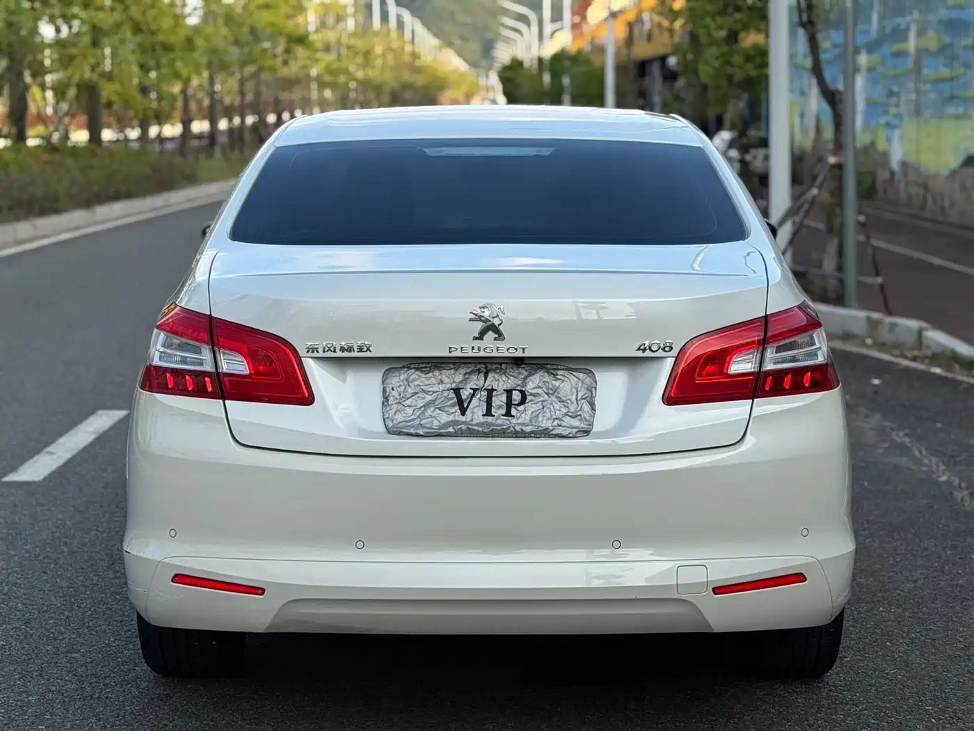Peugeot 408 2015 Model 1.2T Automatic Luxury Edition фото 14
