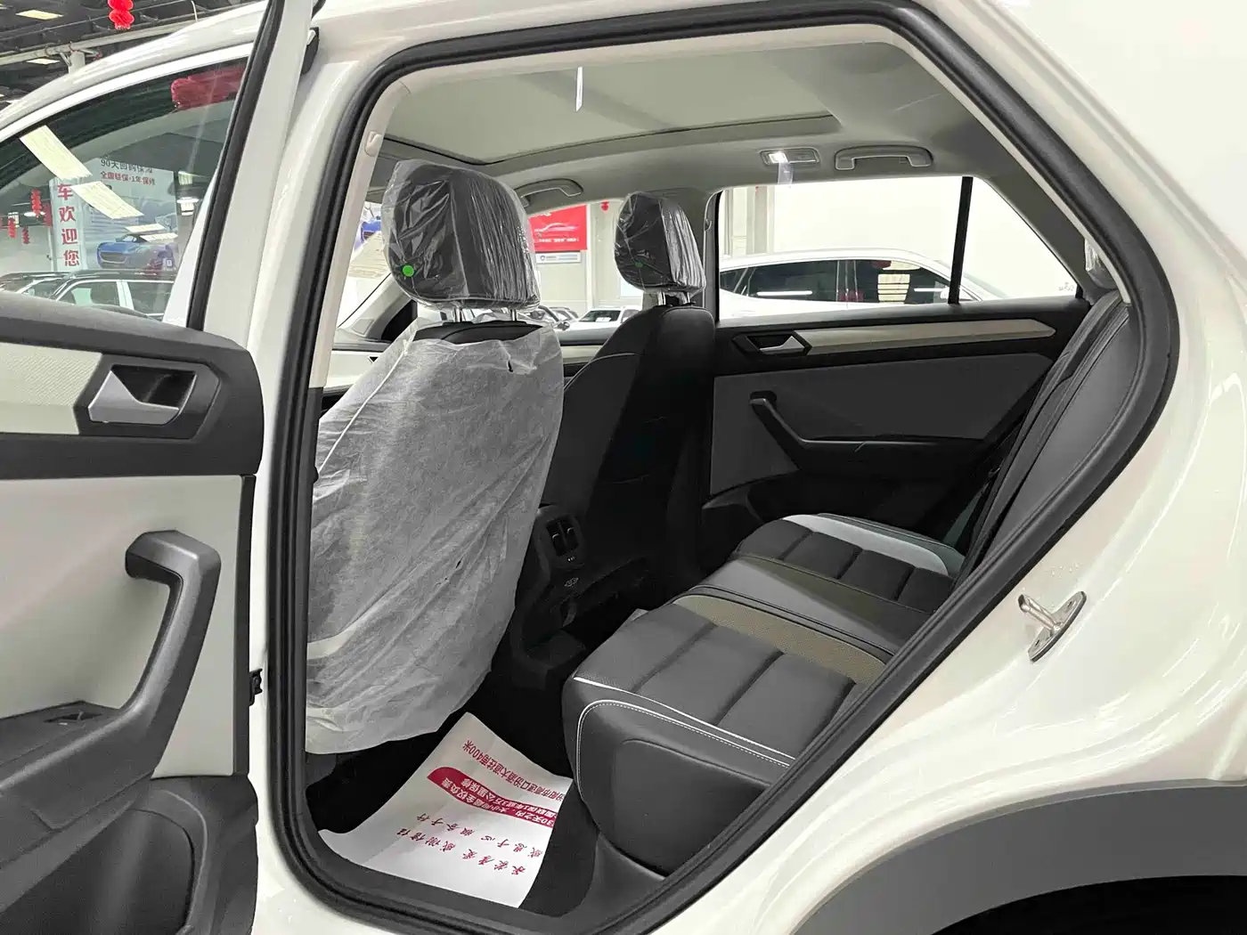 Volkswagen T-ROC 2025 Facelift 280TSI DSG 2WD Time Edition фото 8