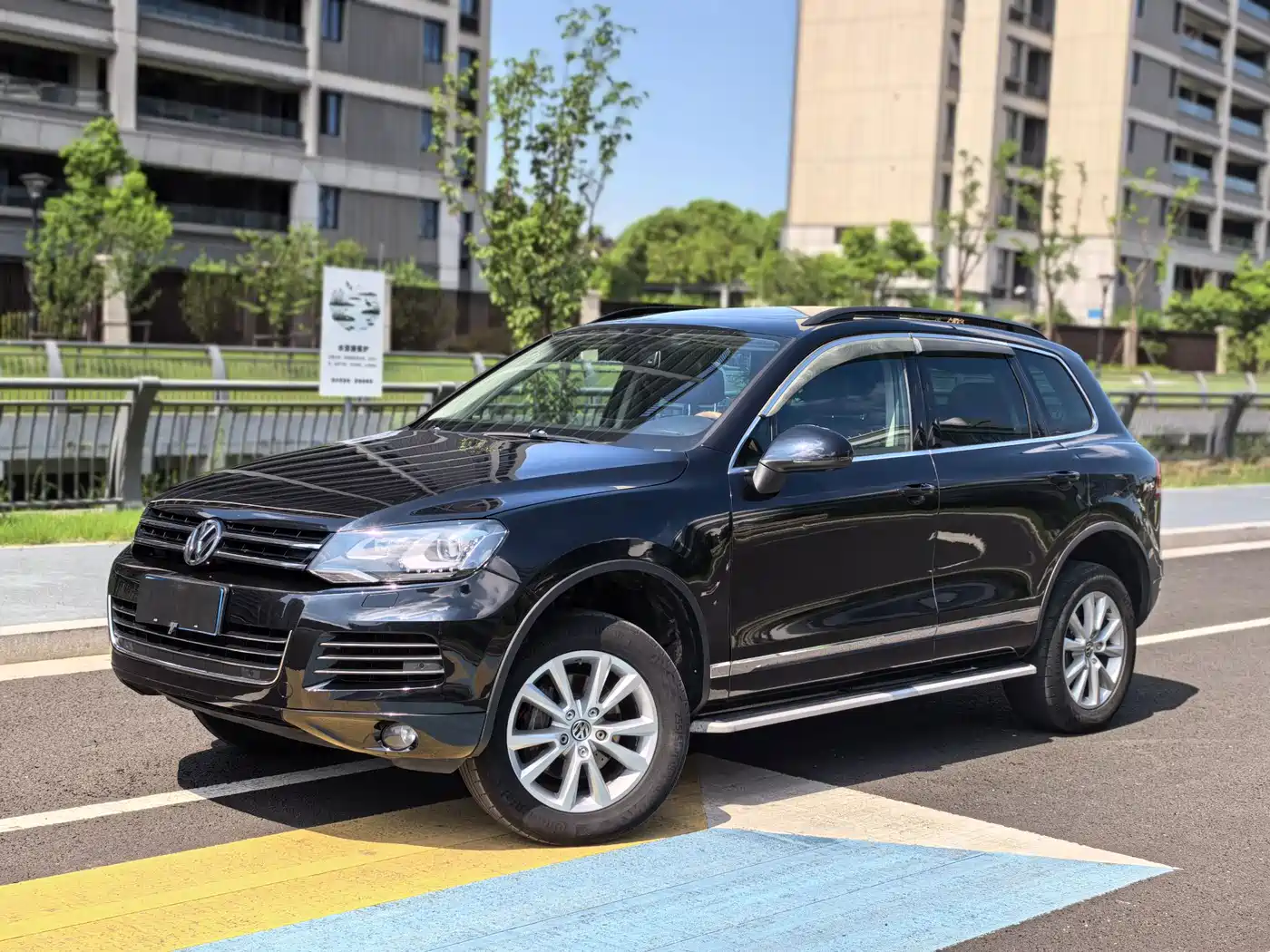Photo 1 - Volkswagen Touareg