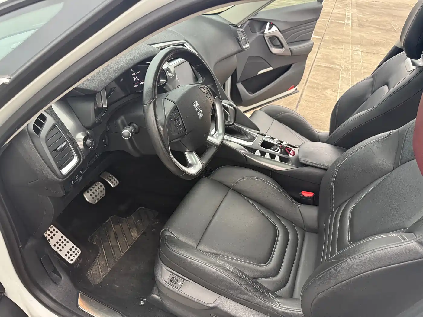 DS 5 2014 2013 1.6T Luxury THP200