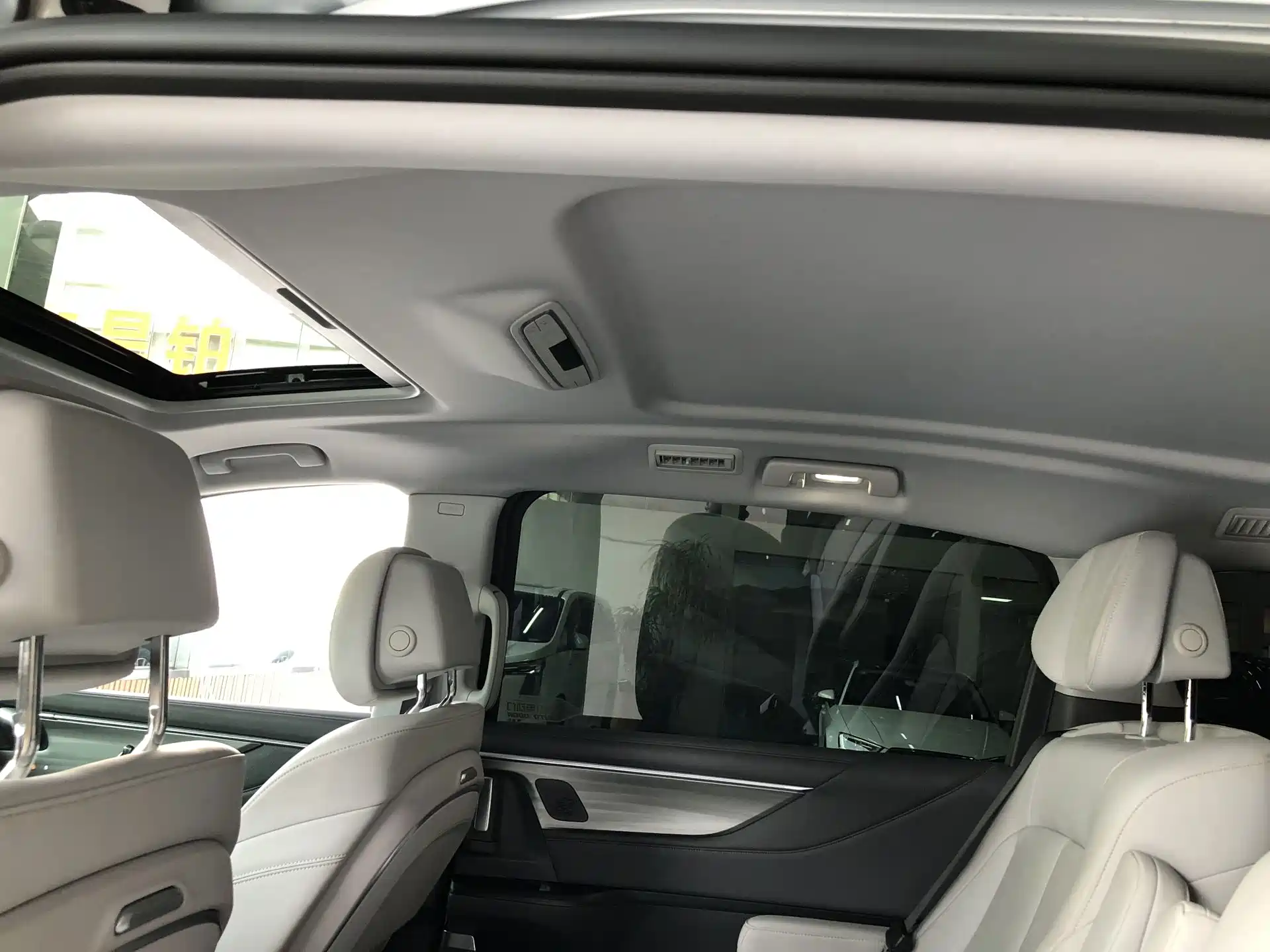 Фото 9 - Buick GL8
