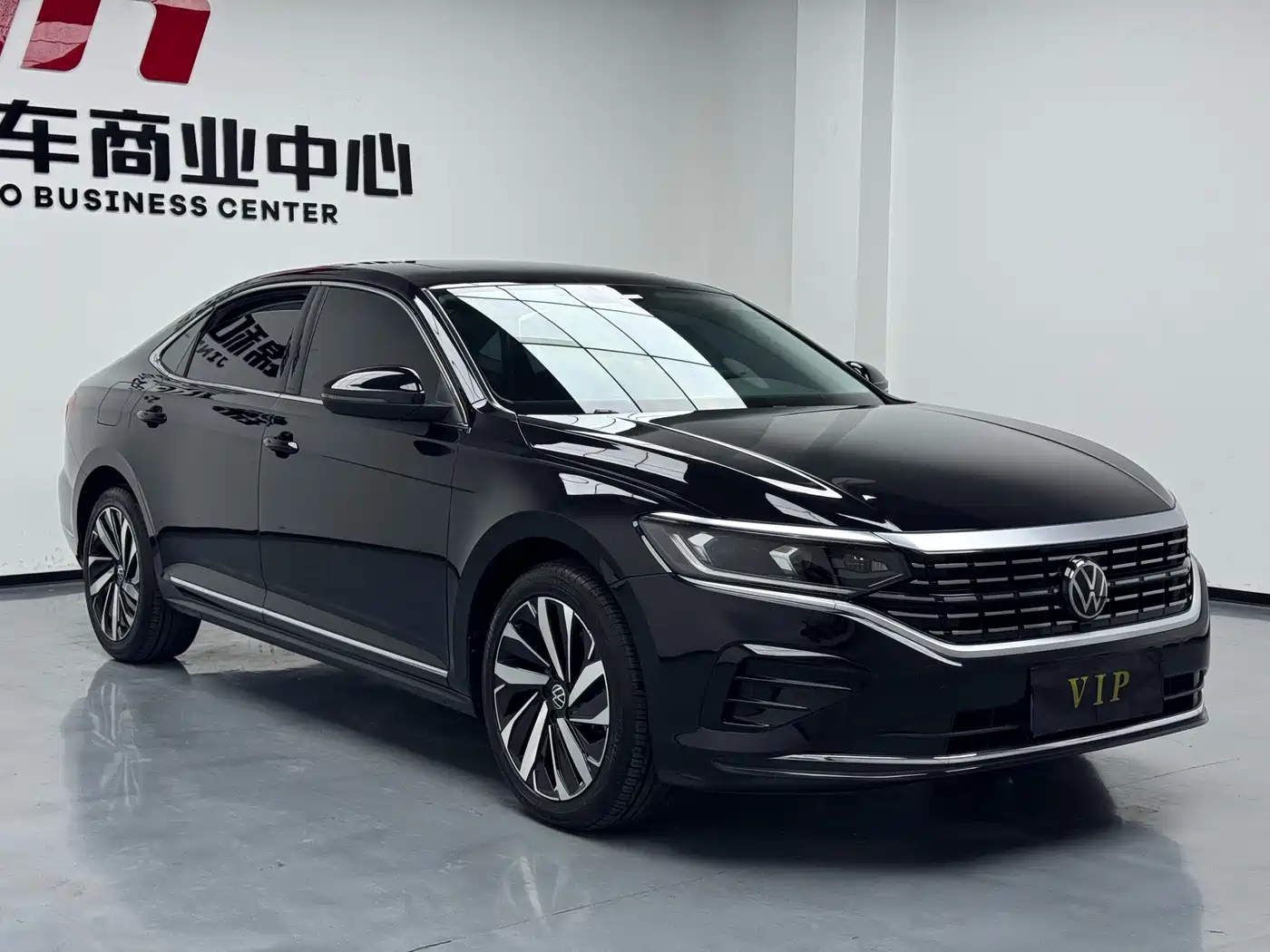Volkswagen Passat 2023 330TSI Elite Edition фото 3