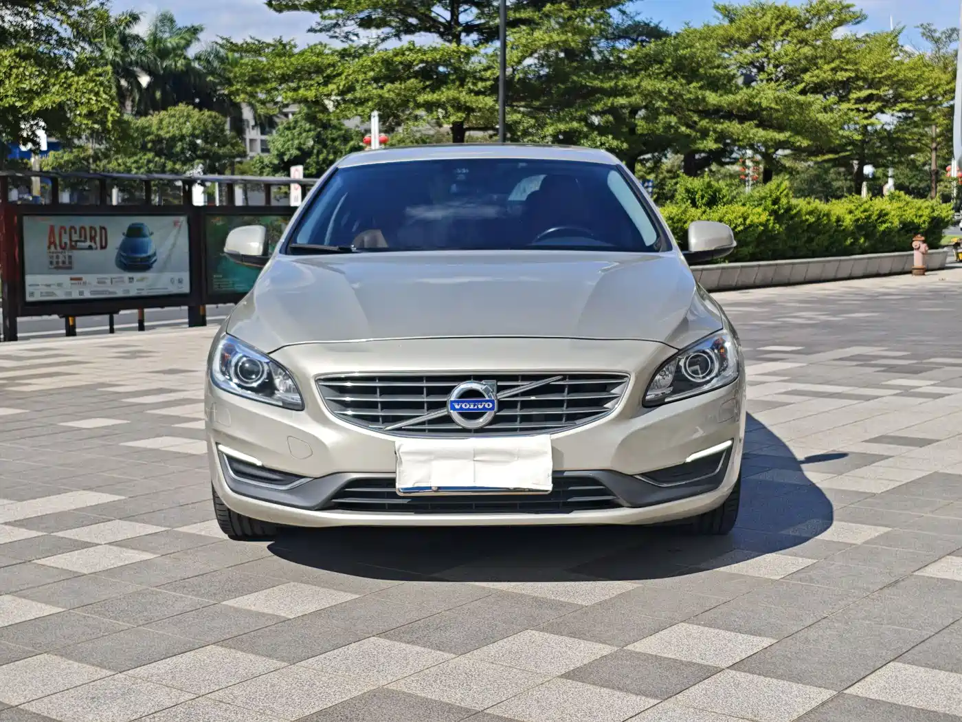 Photo 2 - Volvo S60