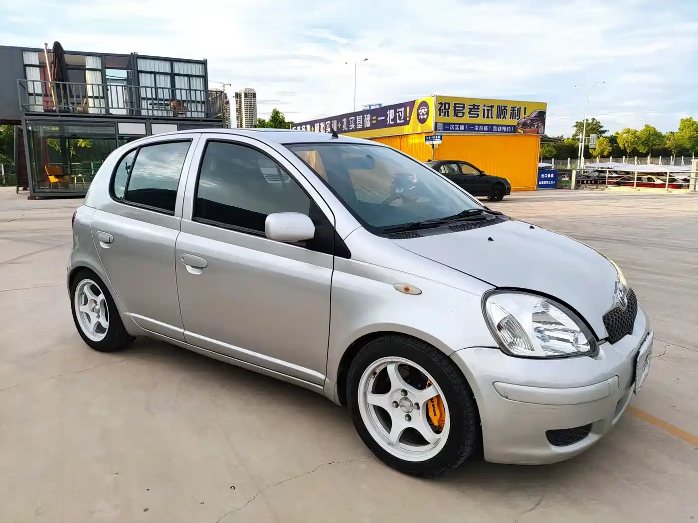 FAW Vizi 2003 2004 Model 1.3L Automatic Luxury