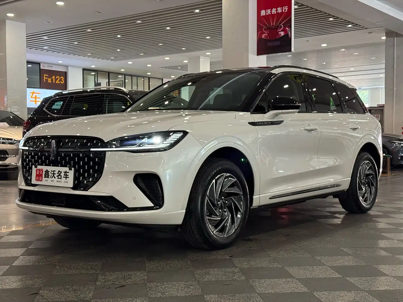 Lincoln Adventurer 2025 1.5T 2WD Premium Hybrid