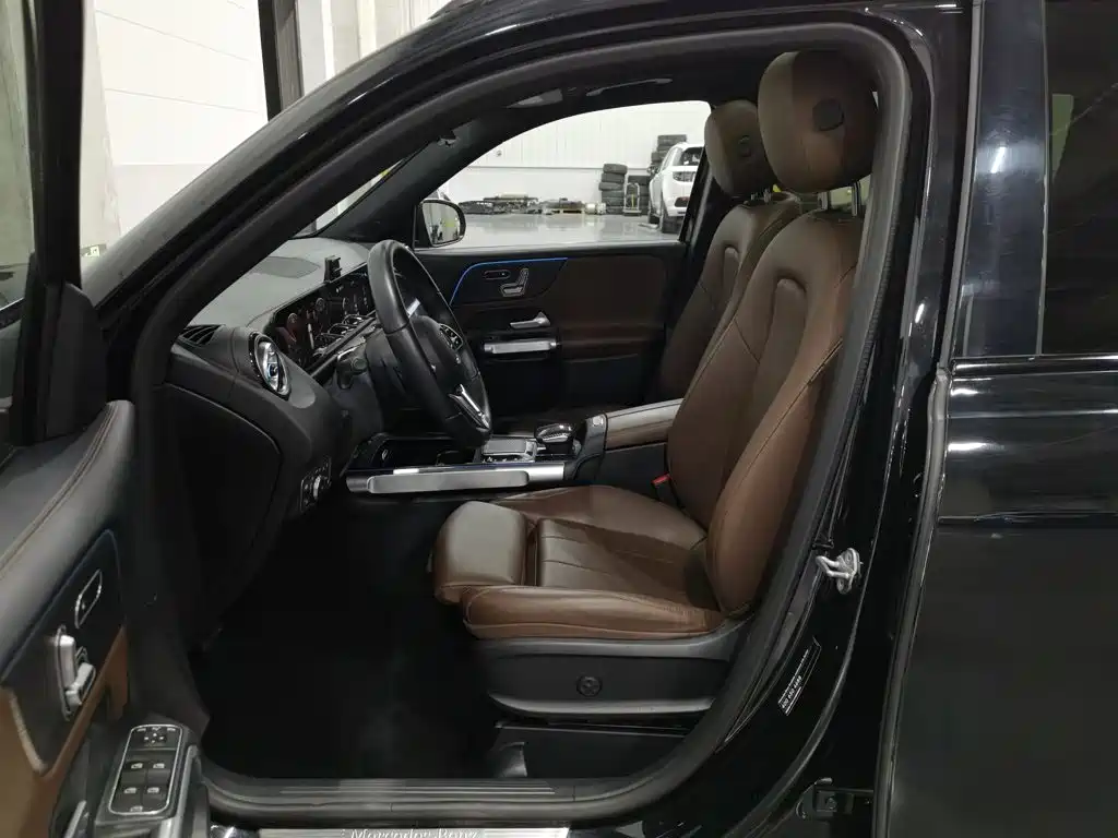 Фото 10 - Mercedes-Benz GLB