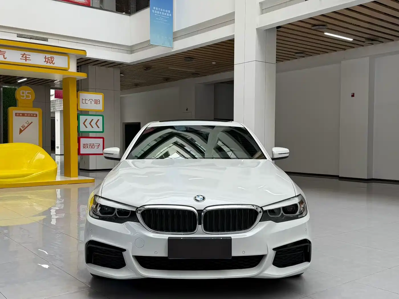 BMW 5 Series 2020 525Li M Sport Package фото 2