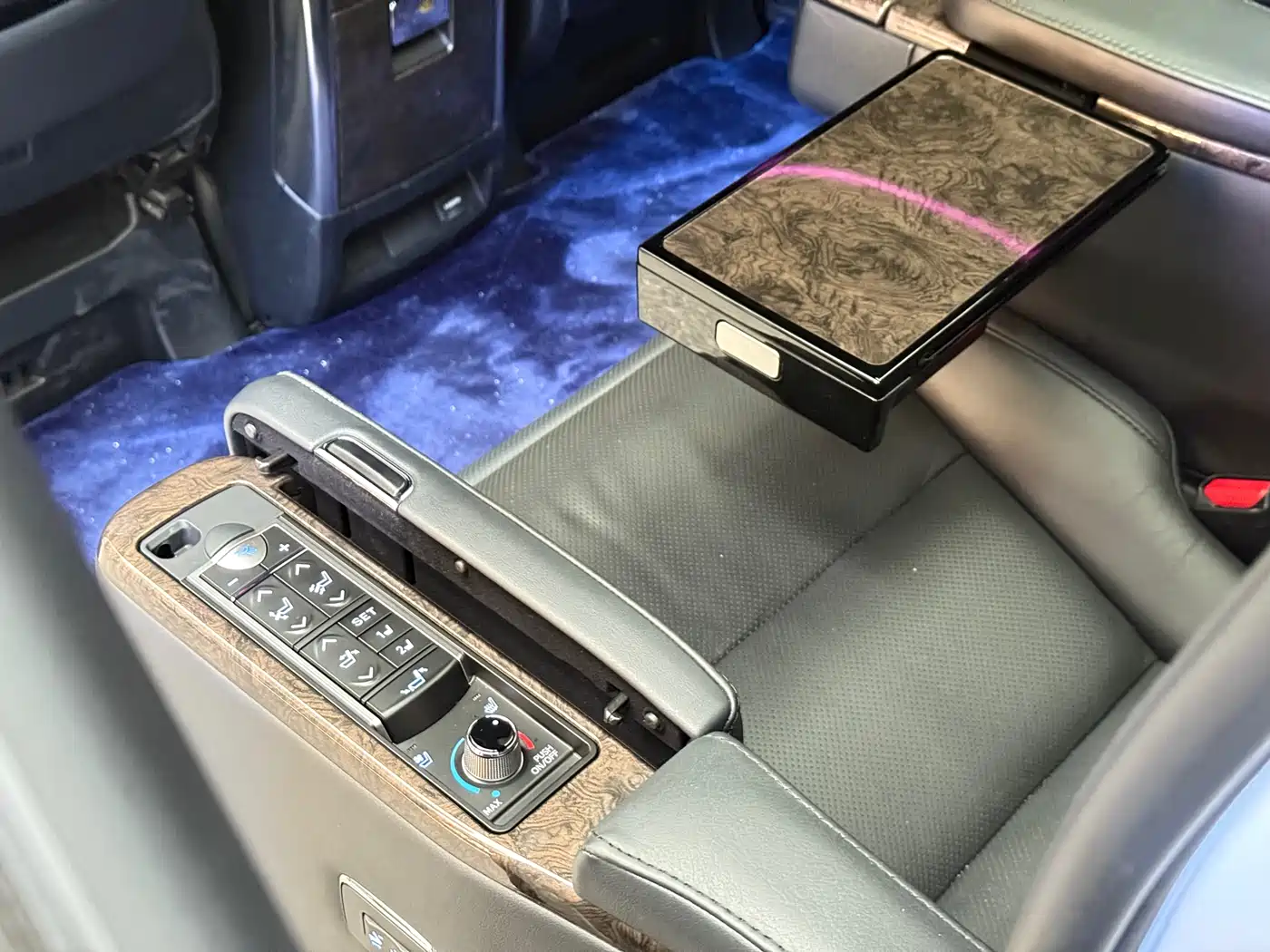 Toyota Vellfire 2021 Crown Hybrid 2.5L HV Premium Edition фото 19