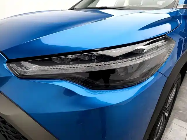Toyota Frontlander 2022 2.0L CVT Luxury PLUS Edition фото 17