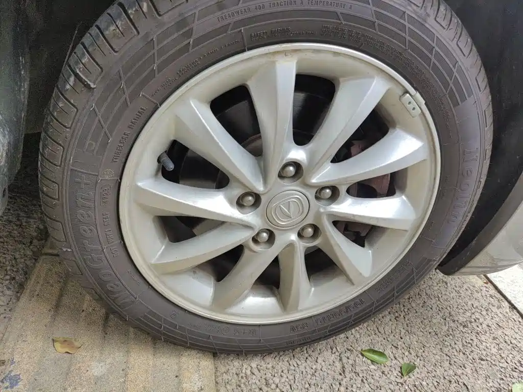 Changan Yuexiang V7 2017 2016 1.6L Manual Le Shang (China IV)