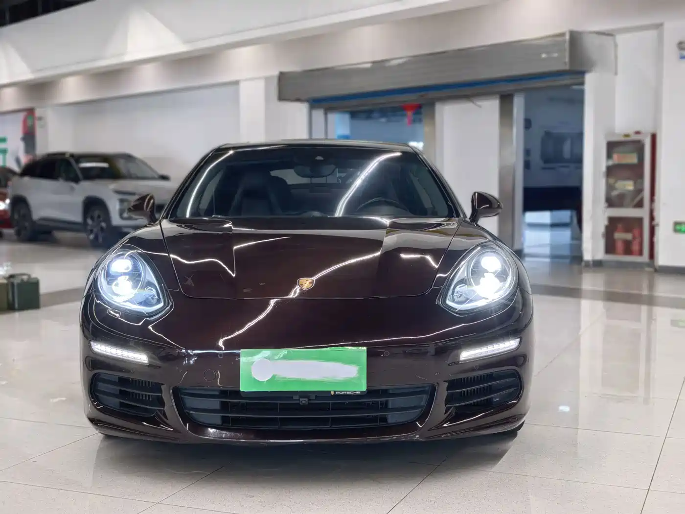 Photo 2 - Porsche Panamera