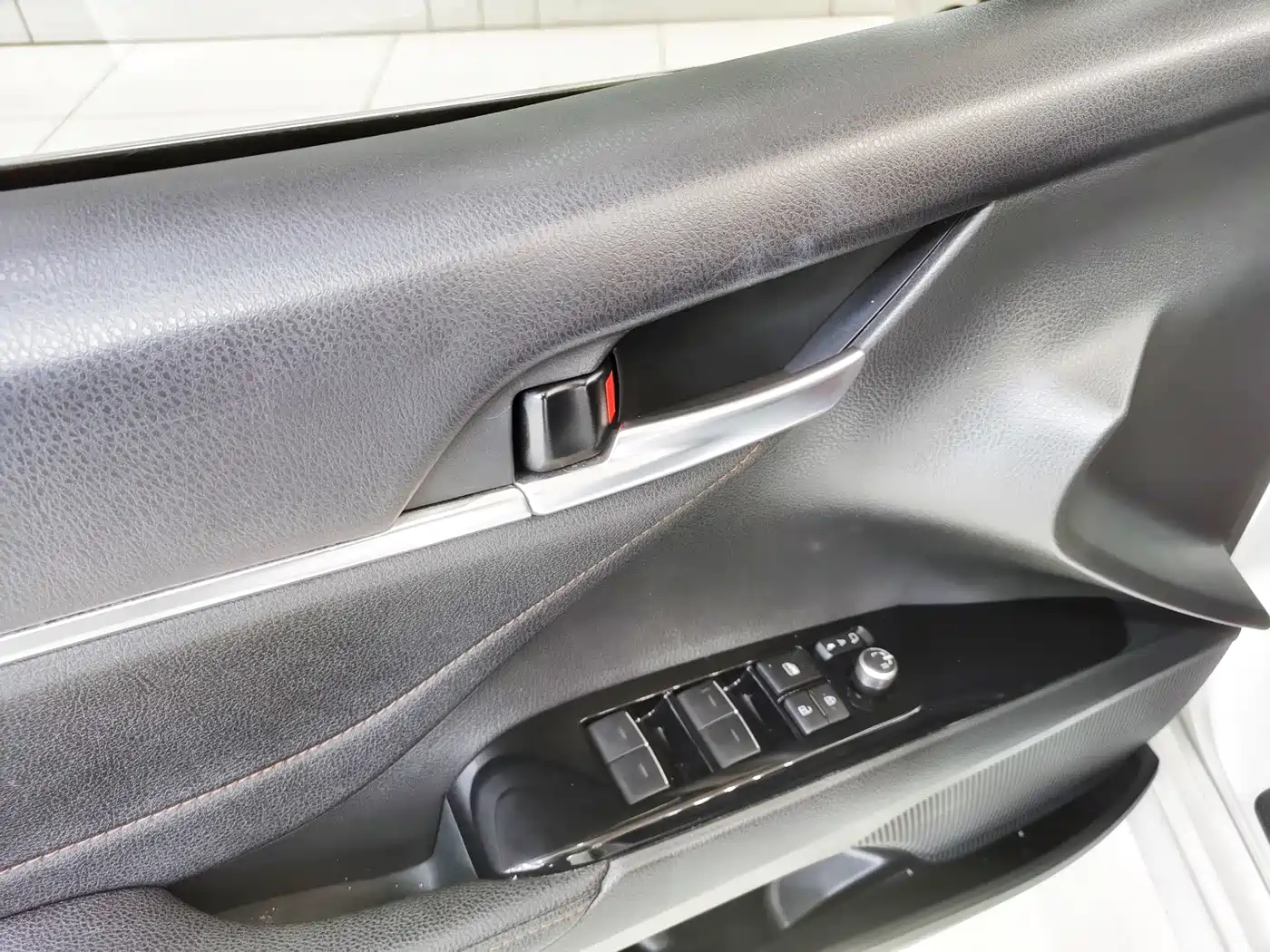 Toyota Camry 2021 Hybrid 2.5HG Luxury Edition фото 14