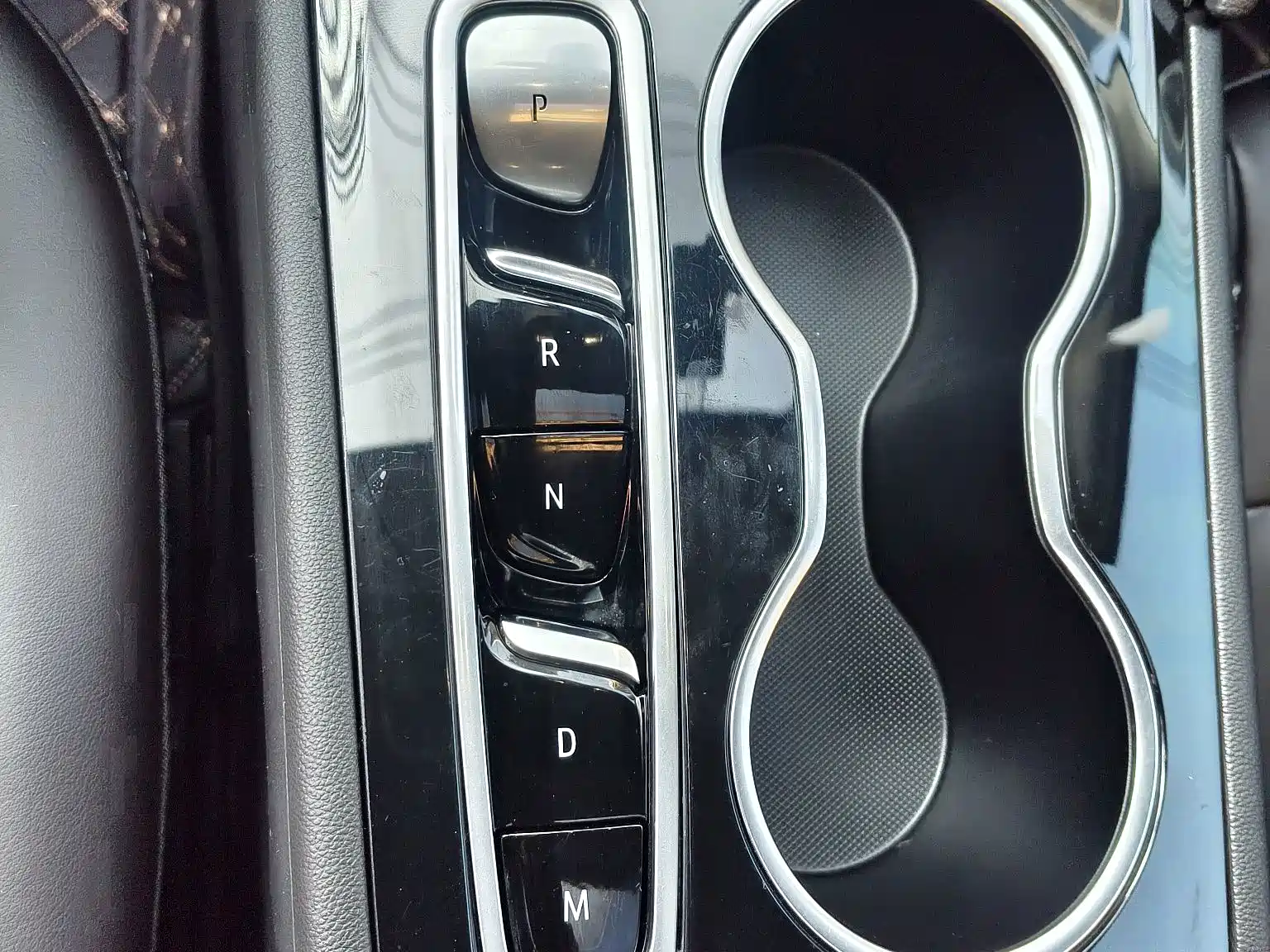 Photo 14 - Buick Regal