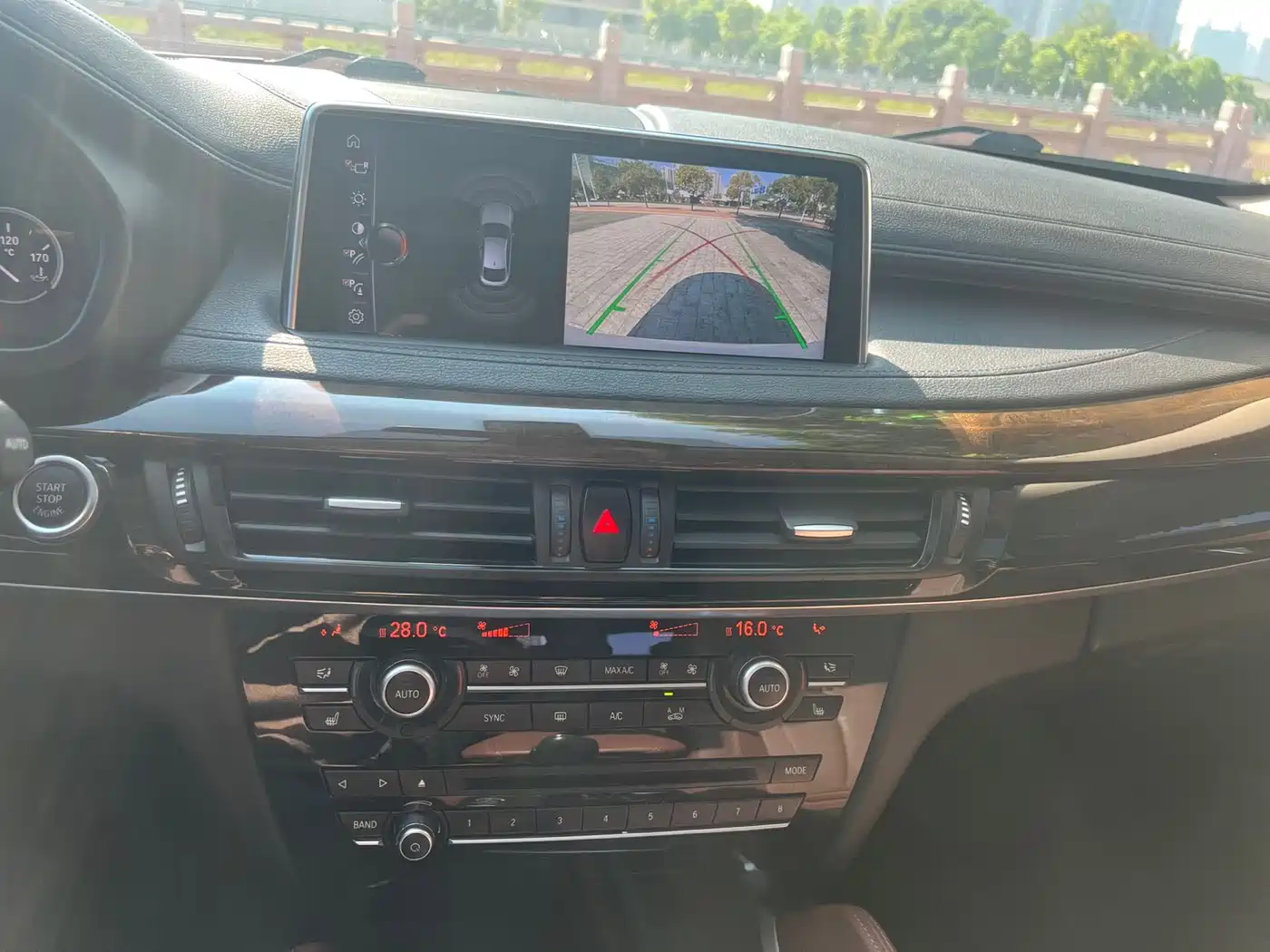 BMW X6 2017 xDrive28i фото 15