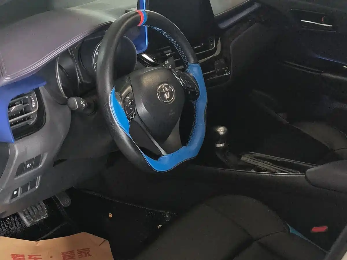 Toyota C-HR 2018 2.0L Cool Cross Luxury Edition China V фото 12