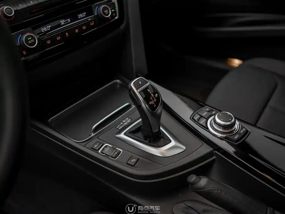 BMW 3 Series 2017 320Li M Sport фото 11