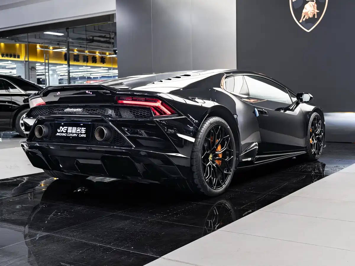 LAMBORGHINI HURACÁN