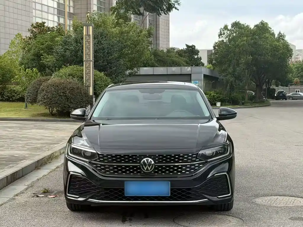 Фото 3 - Volkswagen Passat