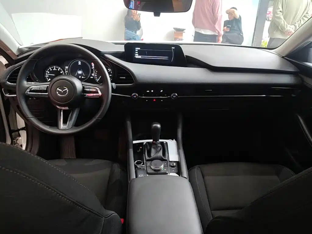 صورة 10 - Mazda Mazda 3