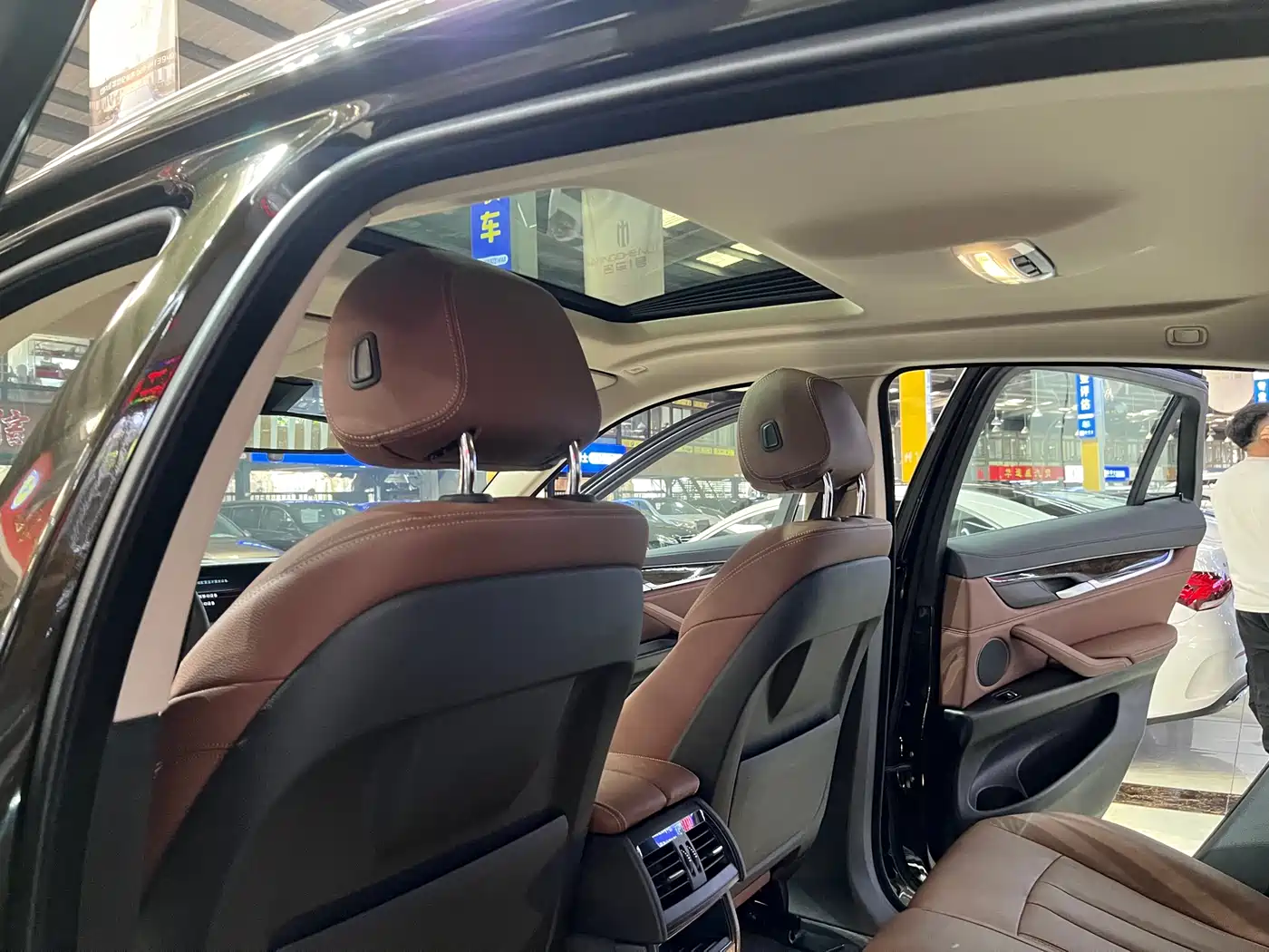 BMW X6 2017 xDrive28i фото 15