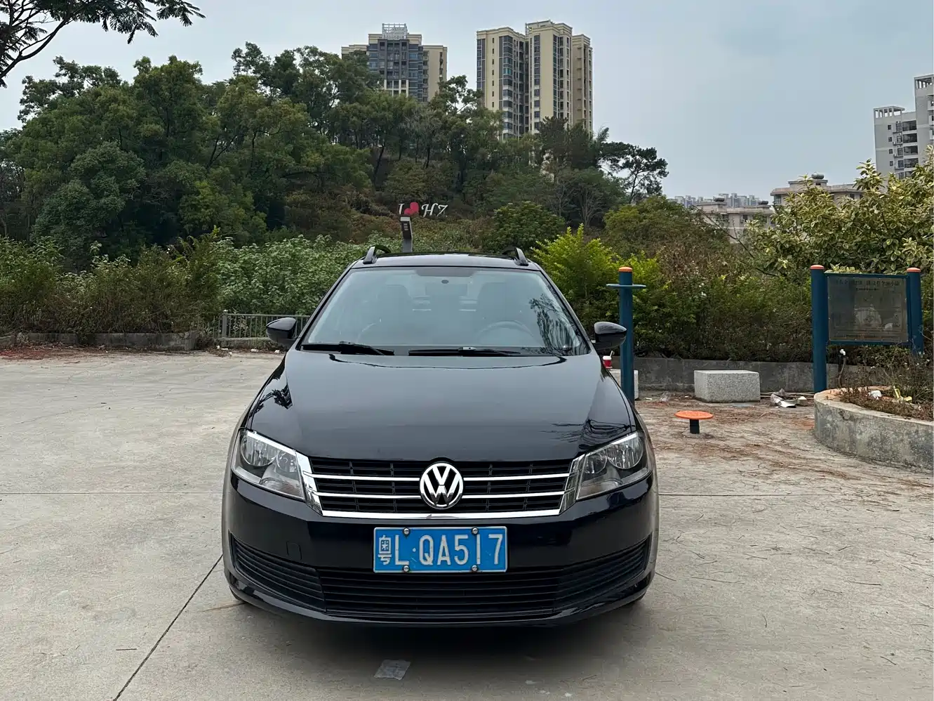 Volkswagen Lavida Tour 2013 1.6L Automatic Trend Style фото 2