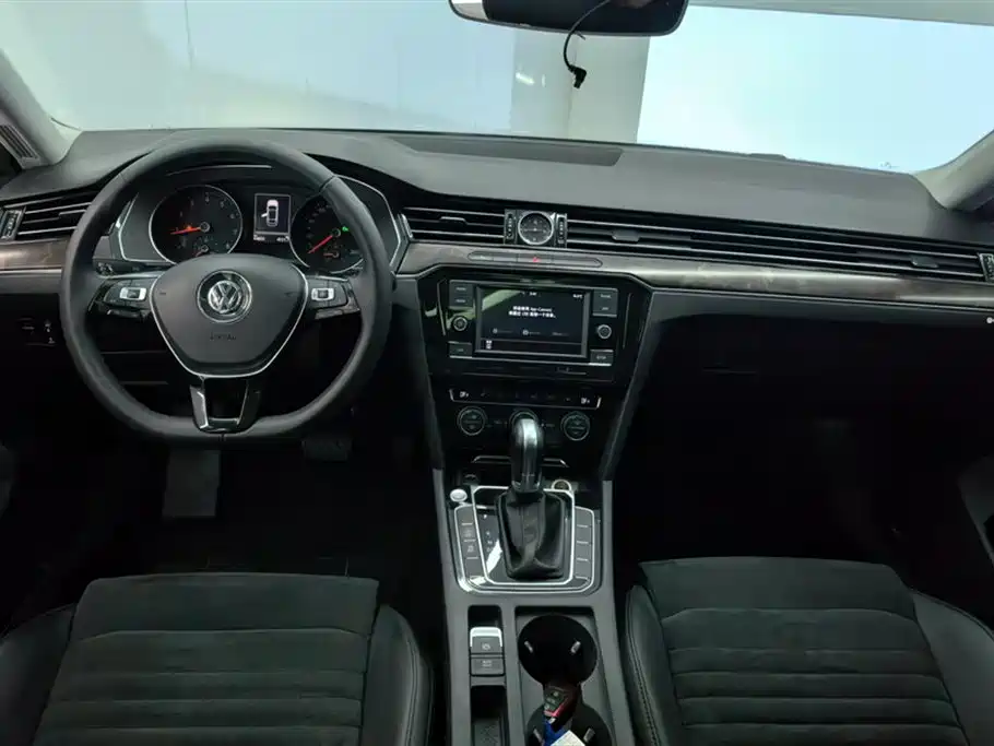 Volkswagen Magotan 2018 330TSI DSG Luxury фото 12